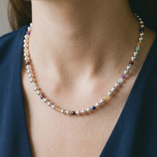 Gentle product motion of the piece being worn