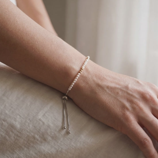Gentle product motion of the piece being worn