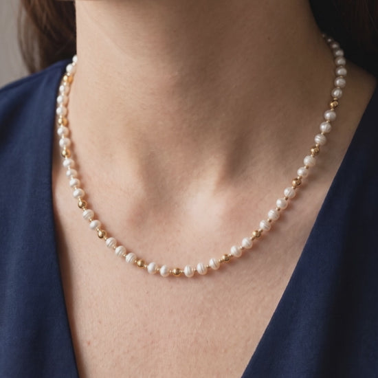 Gentle product motion of the piece being worn