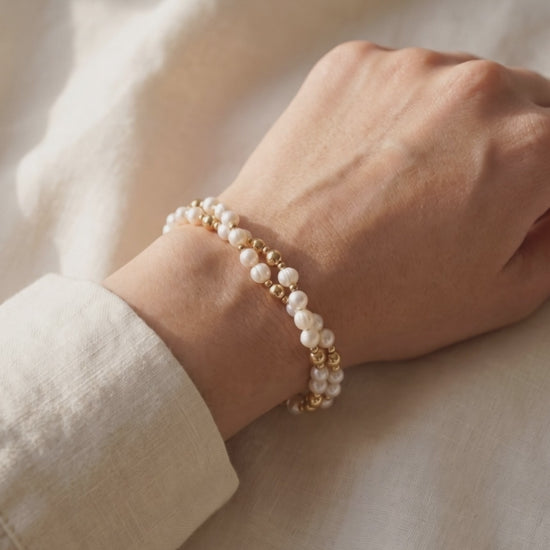 Gentle product motion of the piece being worn