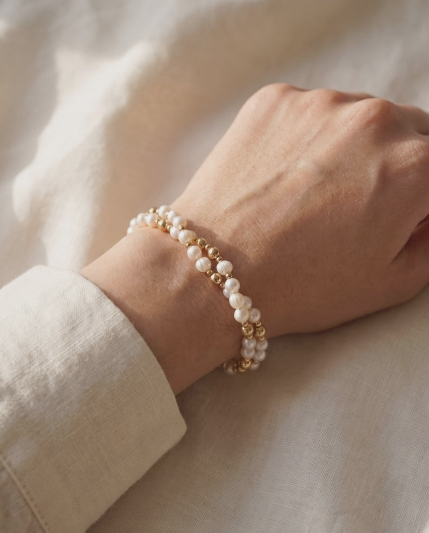 Gentle product motion of the piece being worn