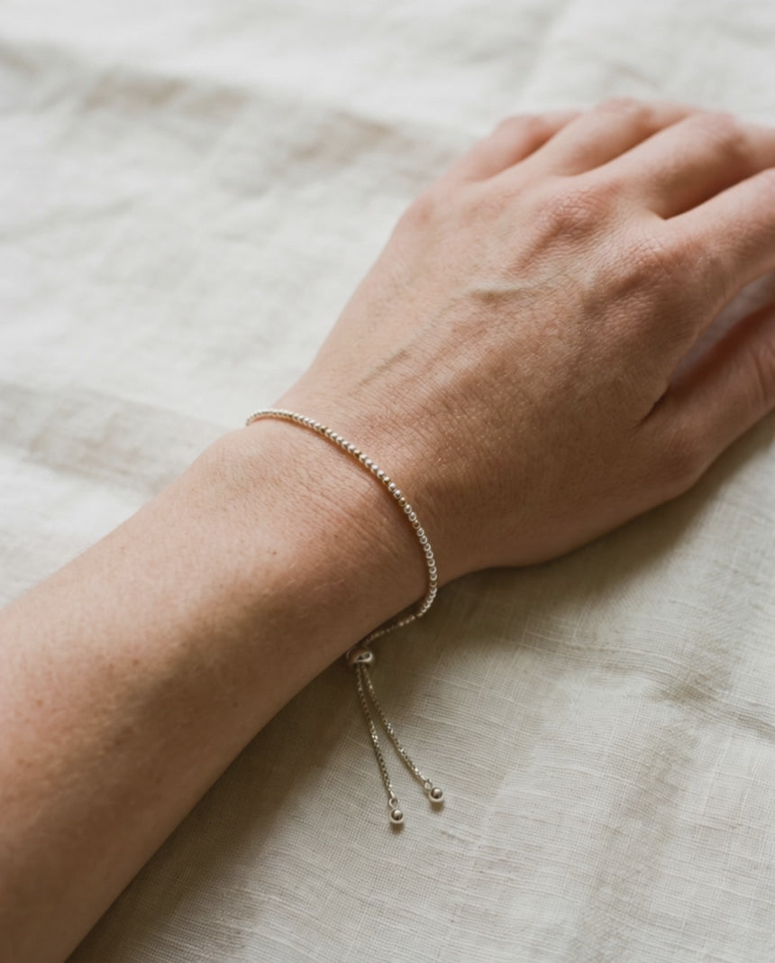 Gentle product motion of the piece being worn